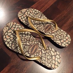 Havaianas Slim Flip Flops- Leopard with gold strap size 6.5